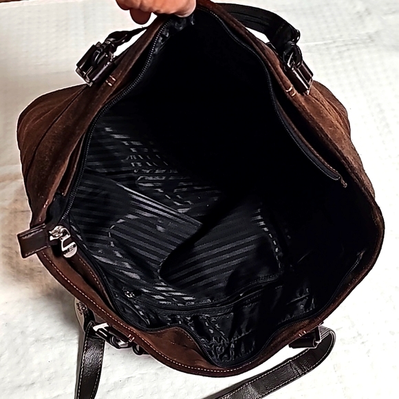 Mobile edge chocolate suede tote case - Picture 11 of 16